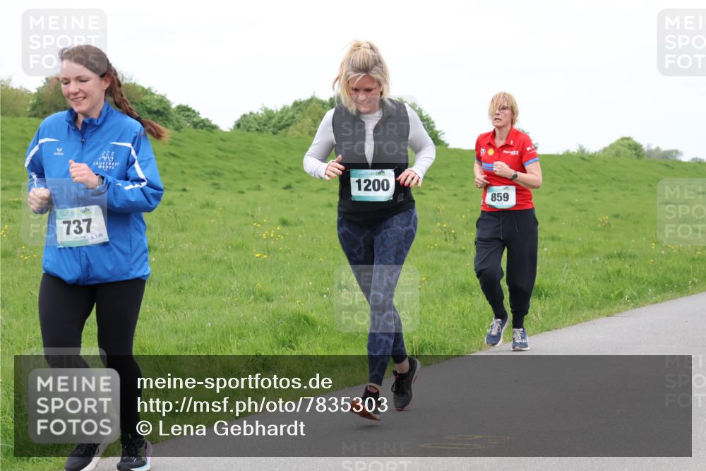 04.05.2025 - 8. Wedeler Halbmarathon Lena Gebhardt http://msf.ph/oto/7835303 04.05.2025 11:27:07 Laufen 1200, 737, 136, 859 meine-sportfotos.de