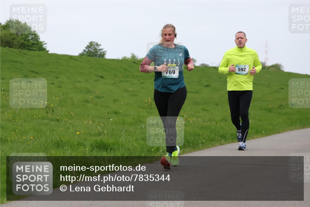 04.05.2025 - 8. Wedeler Halbmarathon Lena Gebhardt http://msf.ph/oto/7835344 04.05.2025 11:27:13 Laufen 2025, 769, 592 meine-sportfotos.de