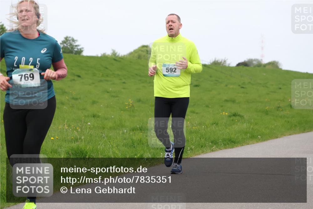 04.05.2025 - 8. Wedeler Halbmarathon Lena Gebhardt http://msf.ph/oto/7835351 04.05.2025 11:27:15 Laufen 2025, 769, 592 meine-sportfotos.de