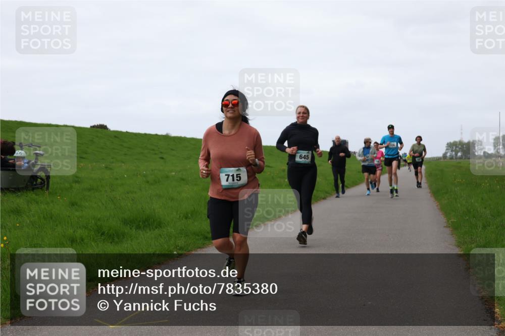 04.05.2025 - 8. Wedeler Halbmarathon Yannick Fuchs http://msf.ph/oto/7835380 04.05.2025 11:23:17 Laufen 715, 645 meine-sportfotos.de