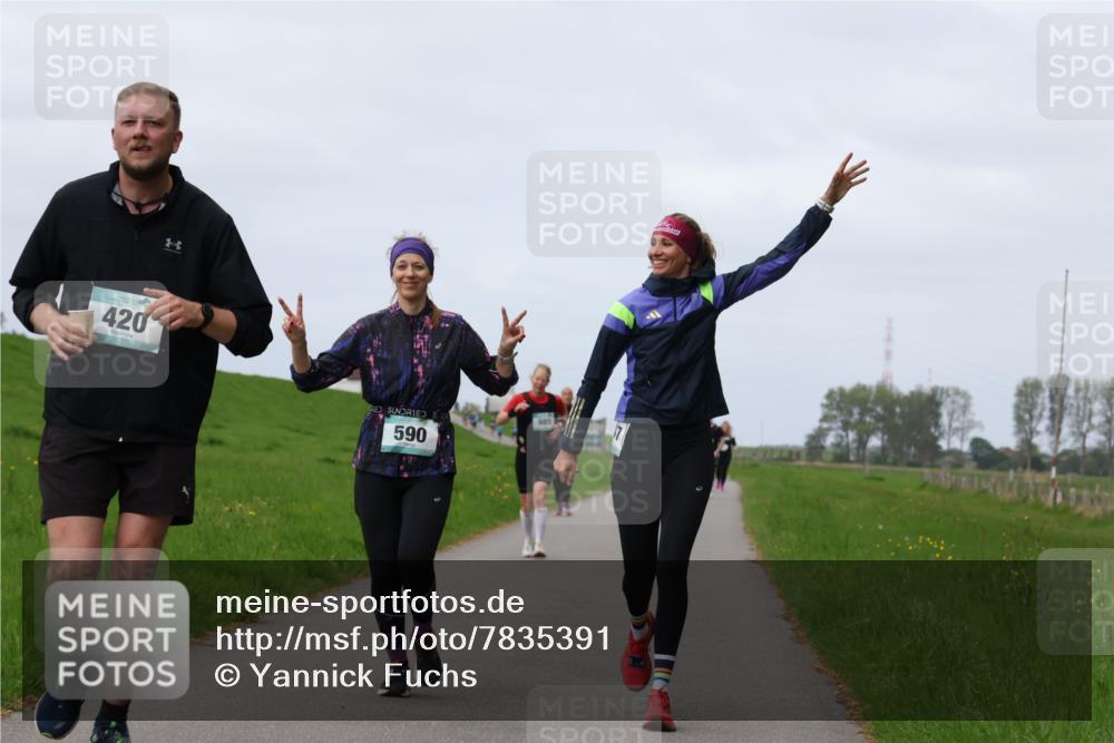 04.05.2025 - 8. Wedeler Halbmarathon Yannick Fuchs http://msf.ph/oto/7835391 04.05.2025 11:44:23 Laufen 420, 590, 985 meine-sportfotos.de