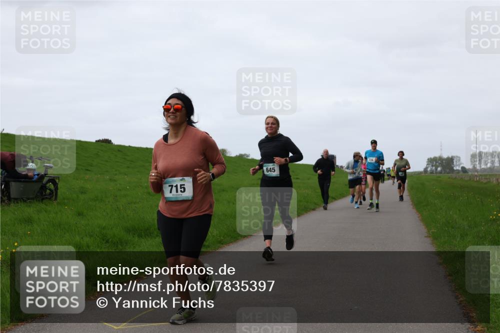 04.05.2025 - 8. Wedeler Halbmarathon Yannick Fuchs http://msf.ph/oto/7835397 04.05.2025 11:23:17 Laufen 715, 645 meine-sportfotos.de