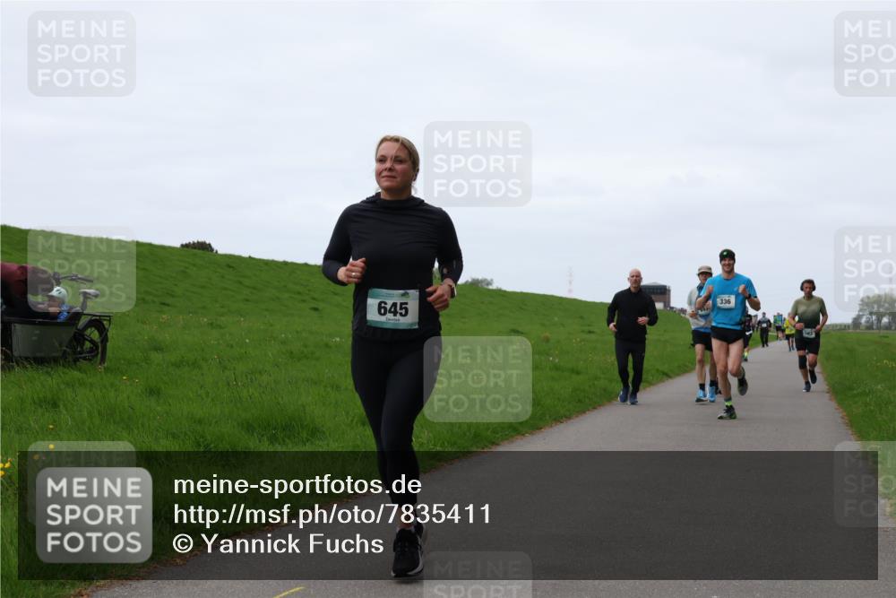 04.05.2025 - 8. Wedeler Halbmarathon Yannick Fuchs http://msf.ph/oto/7835411 04.05.2025 11:23:18 Laufen 645, 336 meine-sportfotos.de