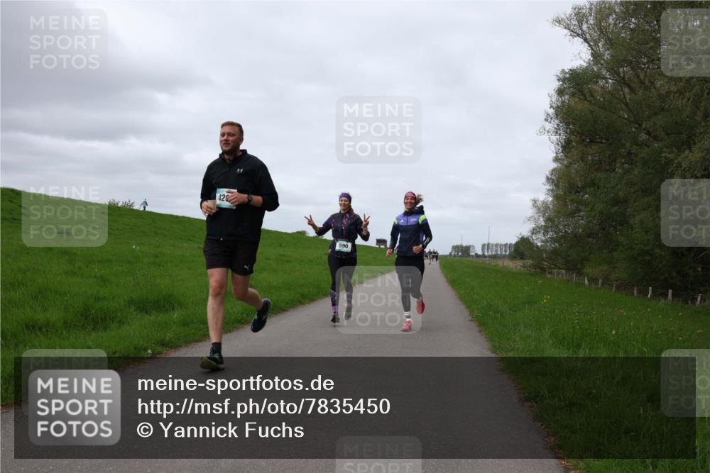 04.05.2025 - 8. Wedeler Halbmarathon Yannick Fuchs http://msf.ph/oto/7835450 04.05.2025 11:44:24 Laufen 420, 590 meine-sportfotos.de