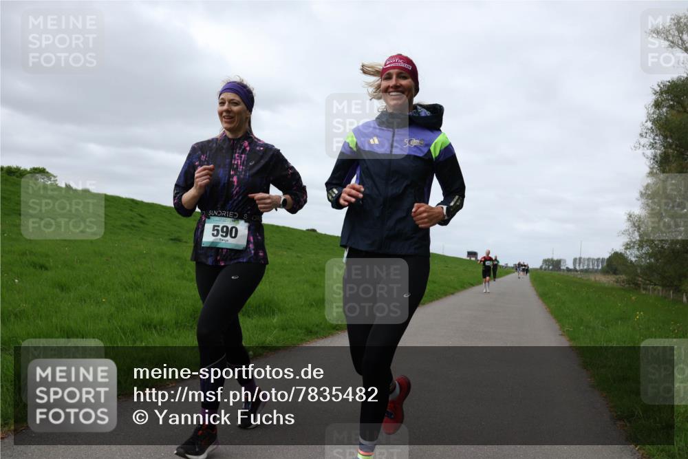 04.05.2025 - 8. Wedeler Halbmarathon Yannick Fuchs http://msf.ph/oto/7835482 04.05.2025 11:44:26 Laufen 590, 5 meine-sportfotos.de