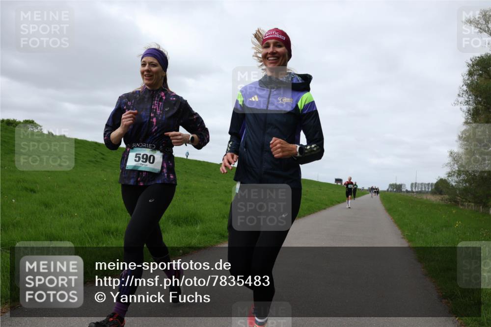 04.05.2025 - 8. Wedeler Halbmarathon Yannick Fuchs http://msf.ph/oto/7835483 04.05.2025 11:44:26 Laufen 590, 5 meine-sportfotos.de