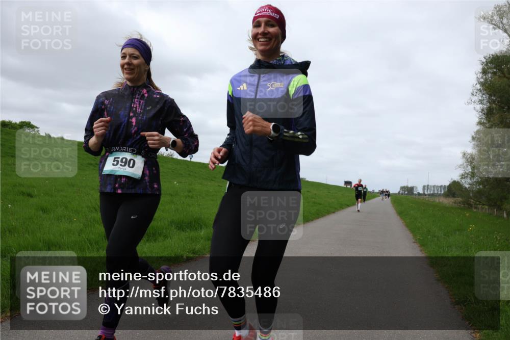 04.05.2025 - 8. Wedeler Halbmarathon Yannick Fuchs http://msf.ph/oto/7835486 04.05.2025 11:44:26 Laufen 590, 5 meine-sportfotos.de