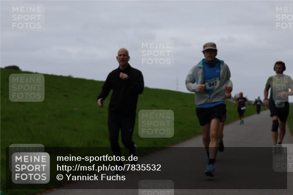 04.05.2025 - 8. Wedeler Halbmarathon Yannick Fuchs http://msf.ph/oto/7835532 04.05.2025 11:23:22 Laufen 947 meine-sportfotos.de
