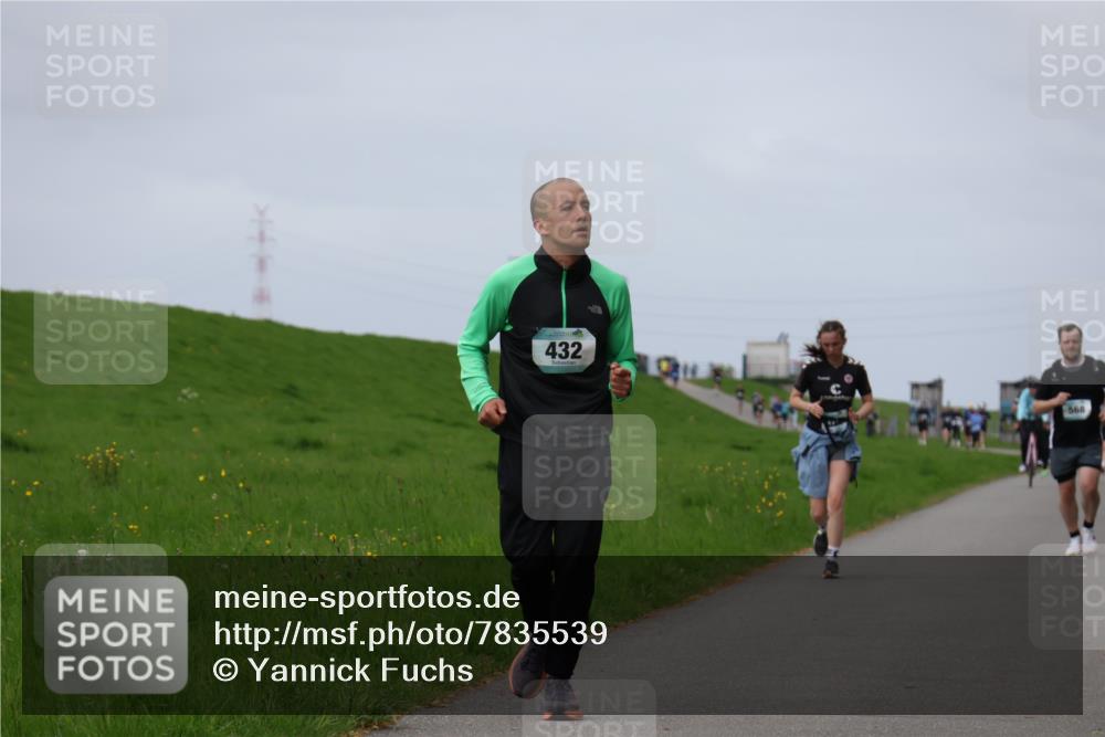 04.05.2025 - 8. Wedeler Halbmarathon Yannick Fuchs http://msf.ph/oto/7835539 04.05.2025 11:44:33 Laufen 432, 568 meine-sportfotos.de