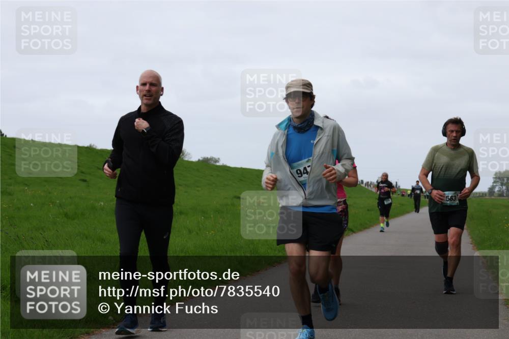 04.05.2025 - 8. Wedeler Halbmarathon Yannick Fuchs http://msf.ph/oto/7835540 04.05.2025 11:23:23 Laufen 947, 563 meine-sportfotos.de