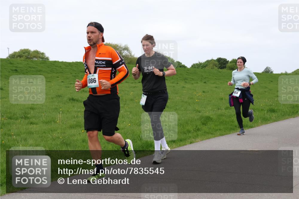 04.05.2025 - 8. Wedeler Halbmarathon Lena Gebhardt http://msf.ph/oto/7835545 04.05.2025 11:27:50 Laufen 31, 1086, 604 meine-sportfotos.de