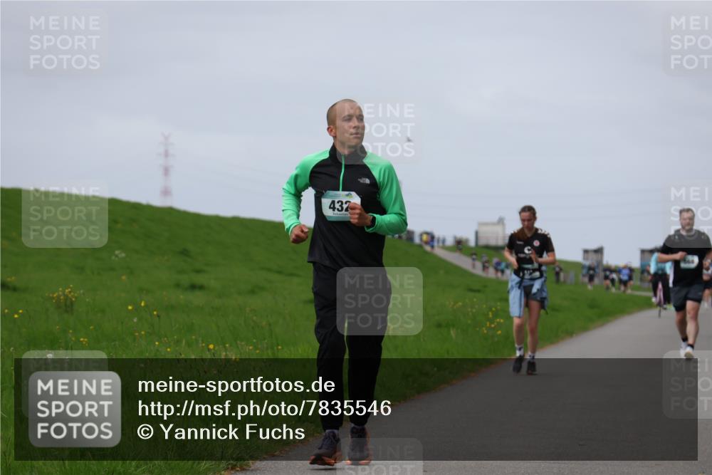 04.05.2025 - 8. Wedeler Halbmarathon Yannick Fuchs http://msf.ph/oto/7835546 04.05.2025 11:44:33 Laufen 432 meine-sportfotos.de