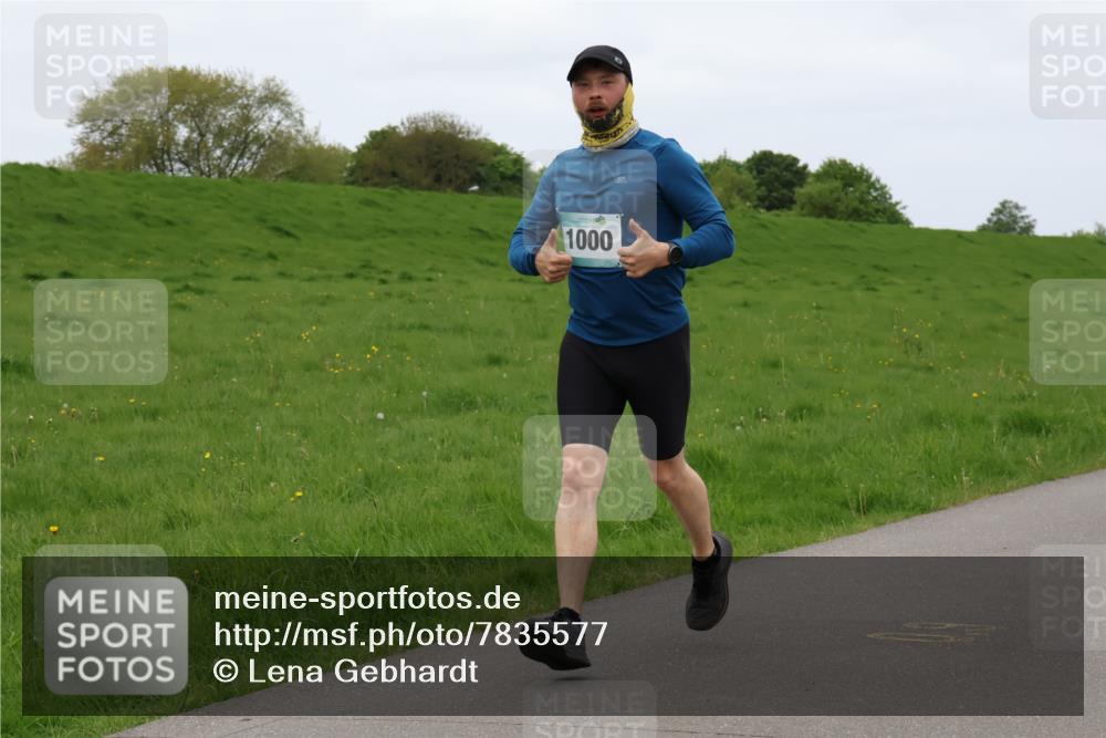 04.05.2025 - 8. Wedeler Halbmarathon Lena Gebhardt http://msf.ph/oto/7835577 04.05.2025 11:27:54 Laufen 1000 meine-sportfotos.de