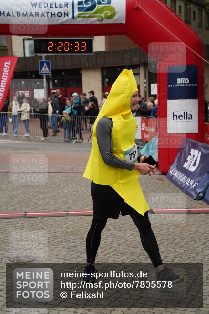 04.05.2025 - 8. Wedeler Halbmarathon Felixshl http://msf.ph/oto/7835578 04.05.2025 12:20:31 Ziel 780, 781 meine-sportfotos.de