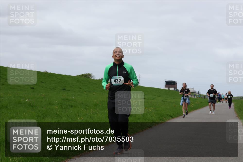 04.05.2025 - 8. Wedeler Halbmarathon Yannick Fuchs http://msf.ph/oto/7835583 04.05.2025 11:44:36 Laufen 432 meine-sportfotos.de