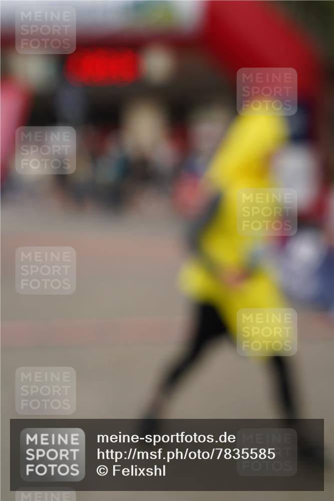 04.05.2025 - 8. Wedeler Halbmarathon Felixshl http://msf.ph/oto/7835585 04.05.2025 12:20:32 Ziel  meine-sportfotos.de