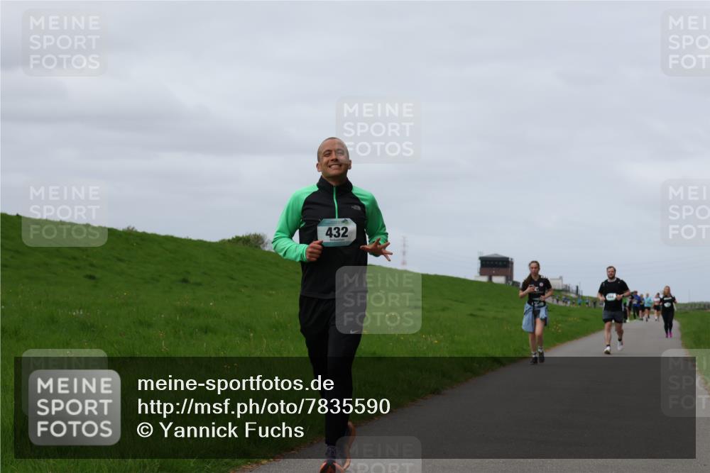 04.05.2025 - 8. Wedeler Halbmarathon Yannick Fuchs http://msf.ph/oto/7835590 04.05.2025 11:44:37 Laufen 432 meine-sportfotos.de