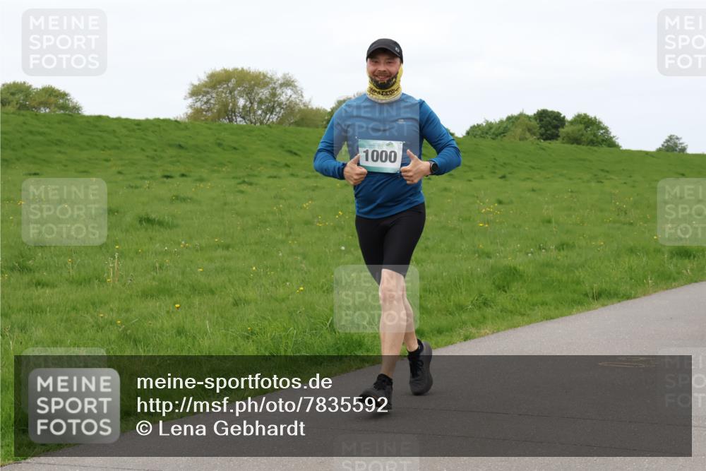04.05.2025 - 8. Wedeler Halbmarathon Lena Gebhardt http://msf.ph/oto/7835592 04.05.2025 11:27:54 Laufen 1000 meine-sportfotos.de
