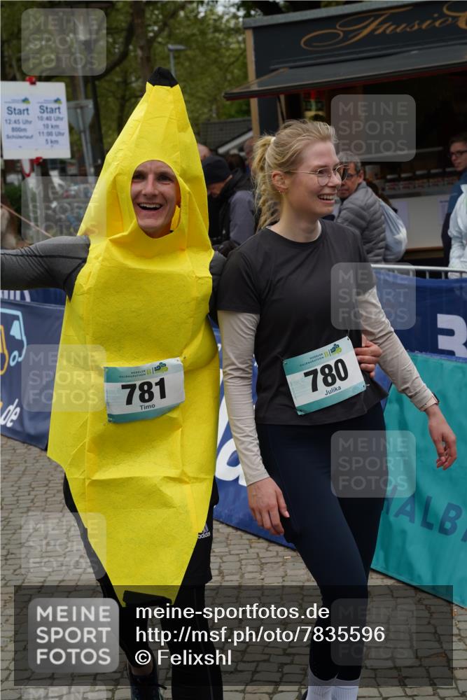 04.05.2025 - 8. Wedeler Halbmarathon Felixshl http://msf.ph/oto/7835596 04.05.2025 12:20:34 Ziel  meine-sportfotos.de