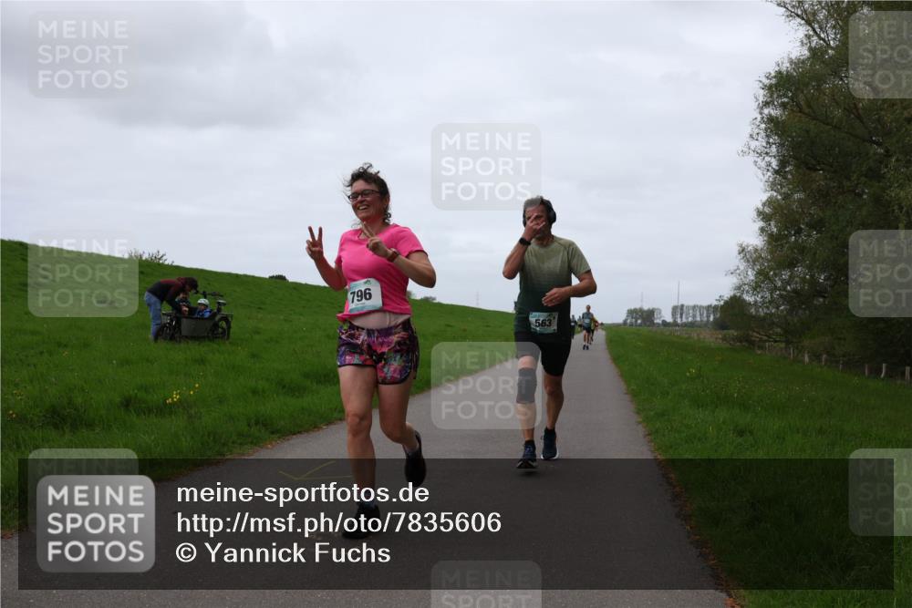 04.05.2025 - 8. Wedeler Halbmarathon Yannick Fuchs http://msf.ph/oto/7835606 04.05.2025 11:23:25 Laufen 796, 563 meine-sportfotos.de