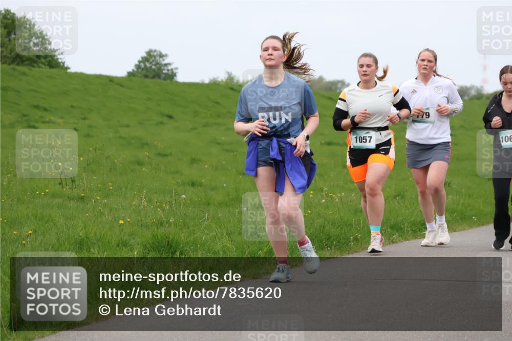 04.05.2025 - 8. Wedeler Halbmarathon Lena Gebhardt http://msf.ph/oto/7835620 04.05.2025 11:28:17 Laufen 2024, 1057, 106 meine-sportfotos.de