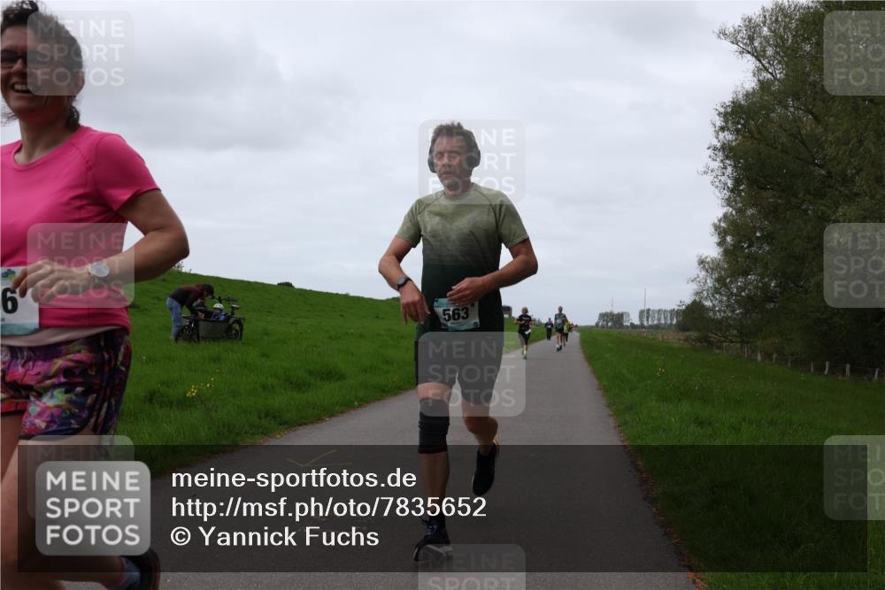 04.05.2025 - 8. Wedeler Halbmarathon Yannick Fuchs http://msf.ph/oto/7835652 04.05.2025 11:23:26 Laufen 6, 563 meine-sportfotos.de