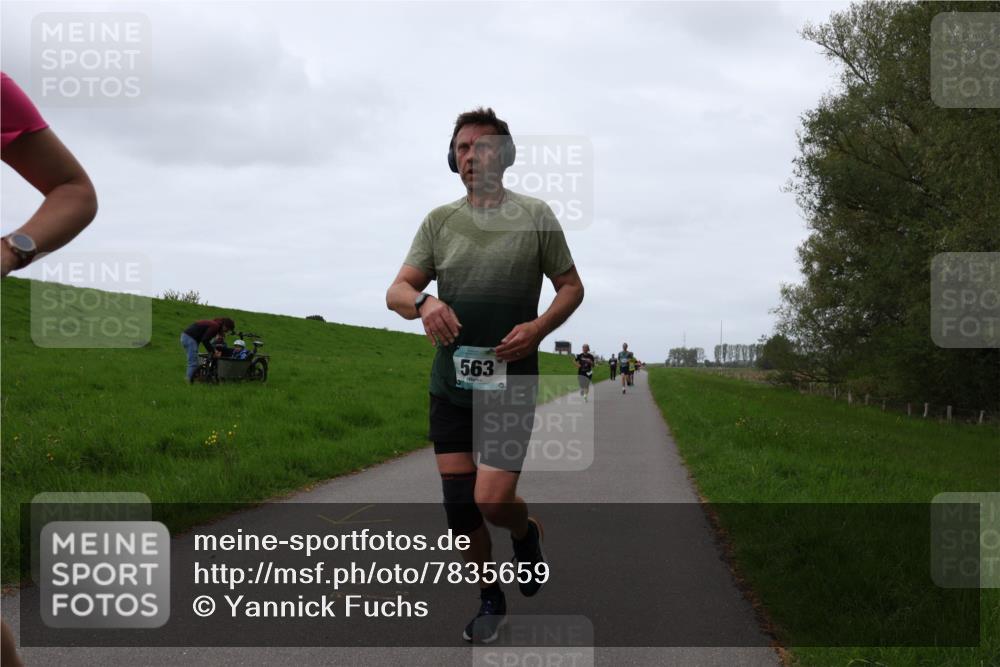 04.05.2025 - 8. Wedeler Halbmarathon Yannick Fuchs http://msf.ph/oto/7835659 04.05.2025 11:23:26 Laufen 563 meine-sportfotos.de