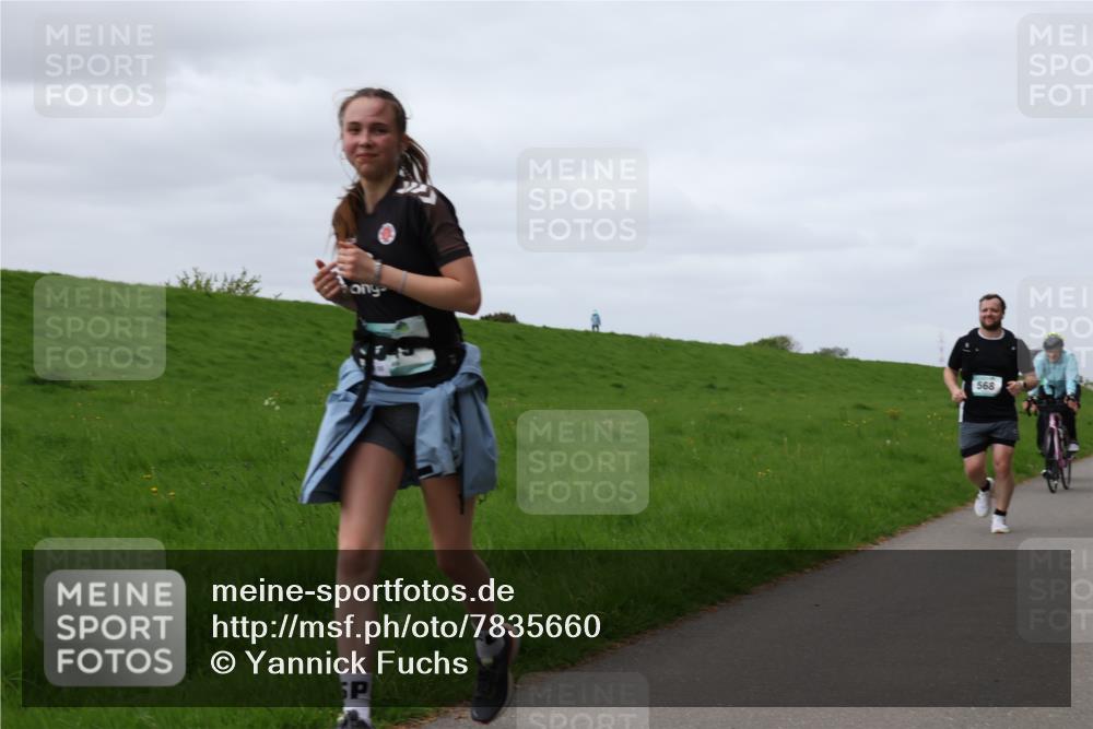 04.05.2025 - 8. Wedeler Halbmarathon Yannick Fuchs http://msf.ph/oto/7835660 04.05.2025 11:44:45 Laufen 568 meine-sportfotos.de