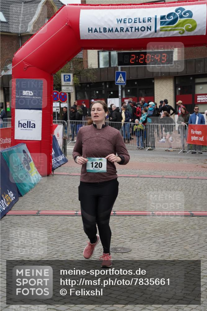 04.05.2025 - 8. Wedeler Halbmarathon Felixshl http://msf.ph/oto/7835661 04.05.2025 12:20:41 Ziel 120 meine-sportfotos.de