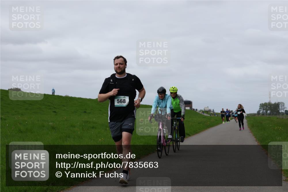 04.05.2025 - 8. Wedeler Halbmarathon Yannick Fuchs http://msf.ph/oto/7835663 04.05.2025 11:44:47 Laufen 568 meine-sportfotos.de