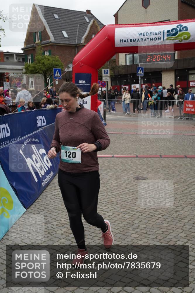 04.05.2025 - 8. Wedeler Halbmarathon Felixshl http://msf.ph/oto/7835679 04.05.2025 12:20:42 Ziel 120 meine-sportfotos.de