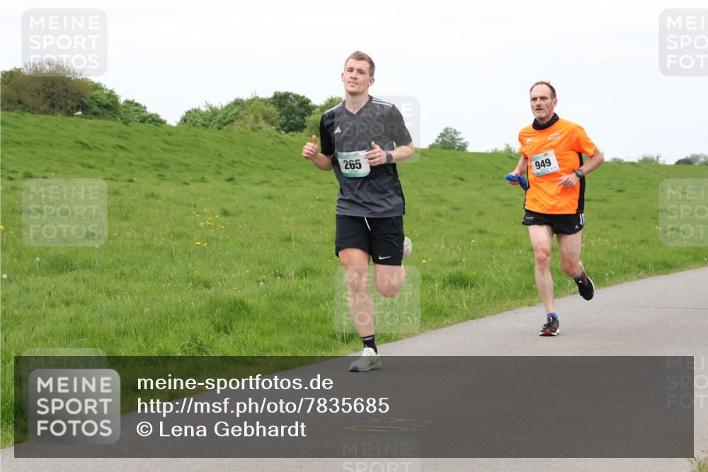04.05.2025 - 8. Wedeler Halbmarathon Lena Gebhardt http://msf.ph/oto/7835685 04.05.2025 11:28:27 Laufen 265, 949 meine-sportfotos.de