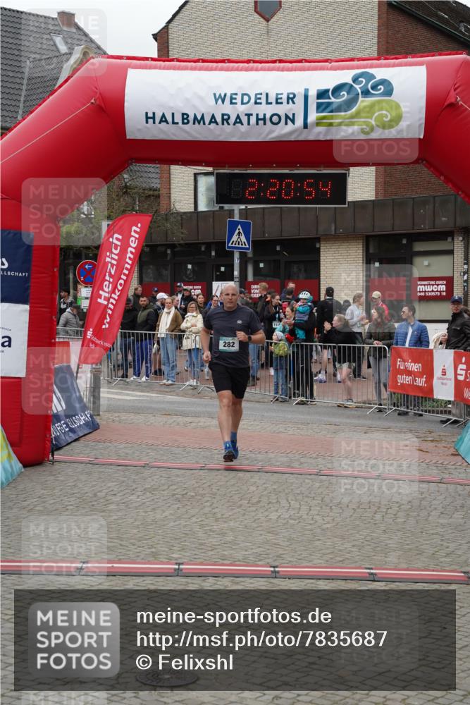 04.05.2025 - 8. Wedeler Halbmarathon Felixshl http://msf.ph/oto/7835687 04.05.2025 12:20:52 Ziel 282 meine-sportfotos.de
