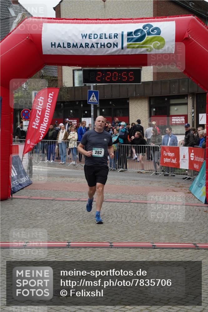 04.05.2025 - 8. Wedeler Halbmarathon Felixshl http://msf.ph/oto/7835706 04.05.2025 12:20:53 Ziel 282 meine-sportfotos.de