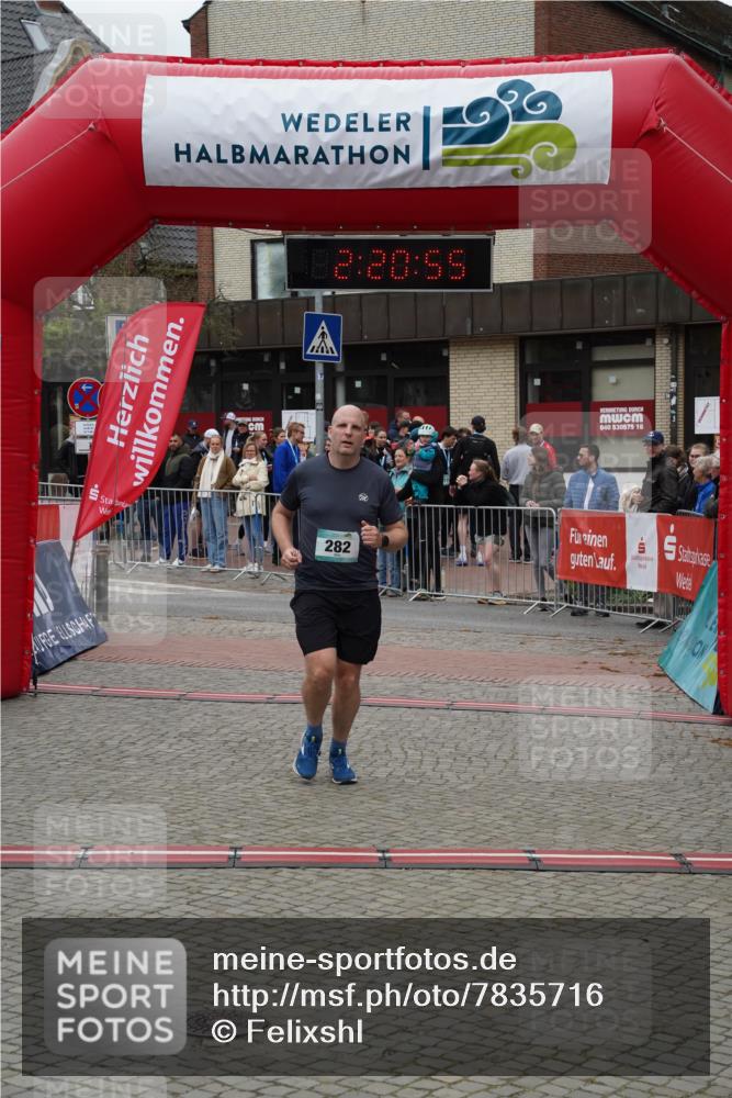 04.05.2025 - 8. Wedeler Halbmarathon Felixshl http://msf.ph/oto/7835716 04.05.2025 12:20:53 Ziel 282 meine-sportfotos.de