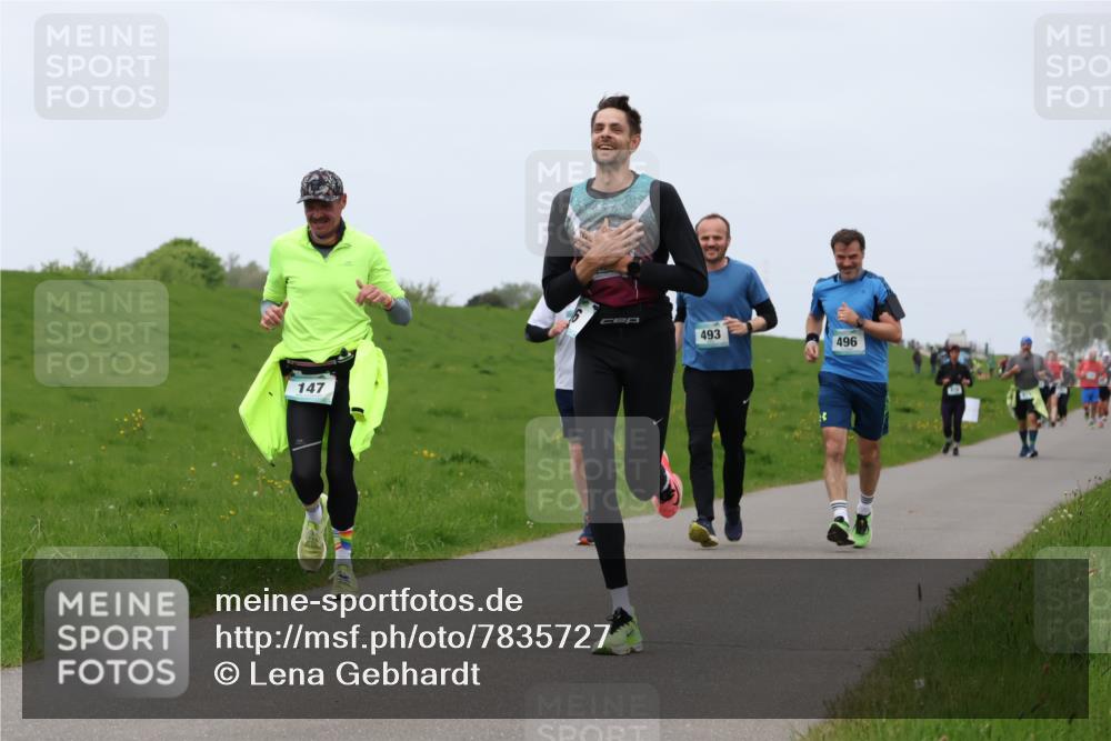 04.05.2025 - 8. Wedeler Halbmarathon Lena Gebhardt http://msf.ph/oto/7835727 04.05.2025 11:28:47 Laufen 147, 493, 496 meine-sportfotos.de