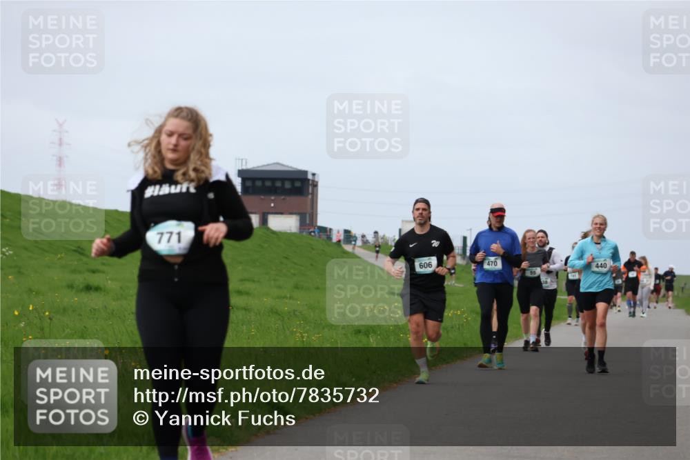 04.05.2025 - 8. Wedeler Halbmarathon Yannick Fuchs http://msf.ph/oto/7835732 04.05.2025 11:44:56 Laufen 771, 606, 470, 38, 440 meine-sportfotos.de