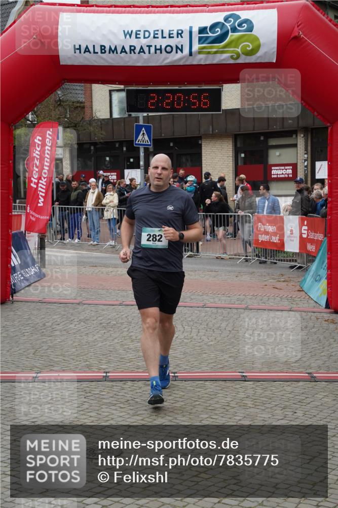 04.05.2025 - 8. Wedeler Halbmarathon Felixshl http://msf.ph/oto/7835775 04.05.2025 12:20:54 Ziel 282 meine-sportfotos.de