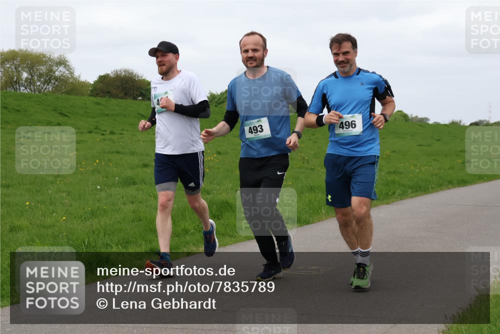 04.05.2025 - 8. Wedeler Halbmarathon Lena Gebhardt http://msf.ph/oto/7835789 04.05.2025 11:28:54 Laufen 493, 496 meine-sportfotos.de