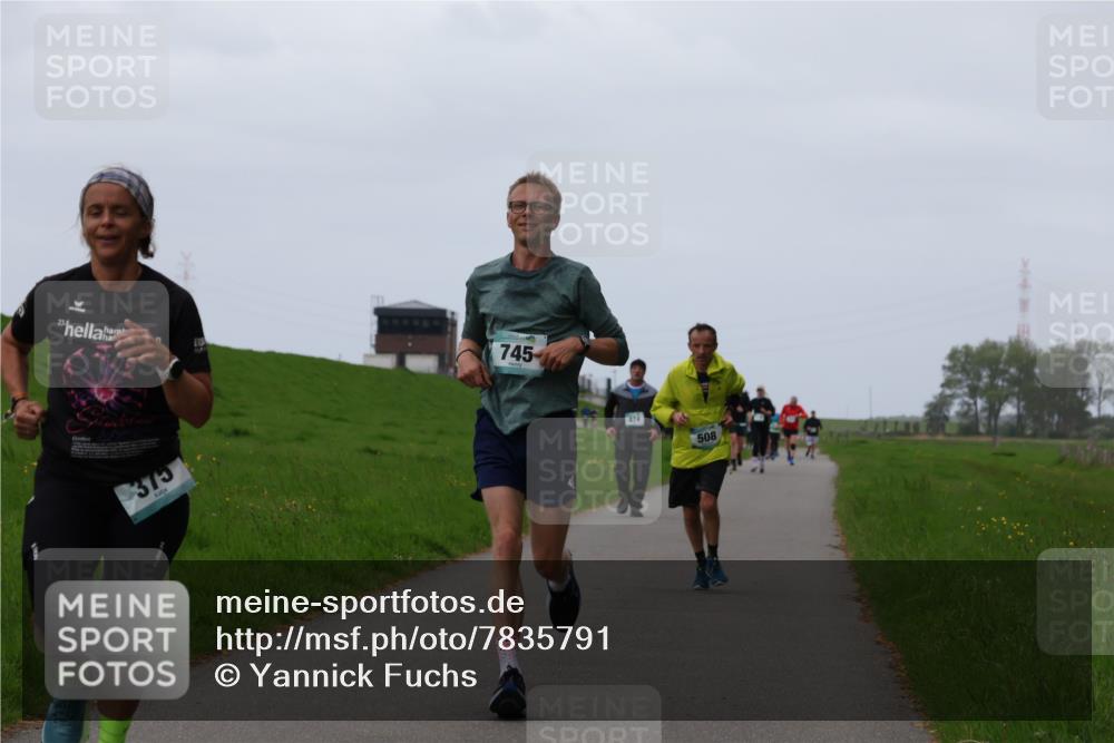 04.05.2025 - 8. Wedeler Halbmarathon Yannick Fuchs http://msf.ph/oto/7835791 04.05.2025 11:23:30 Laufen 375, 745, 74, 508 meine-sportfotos.de