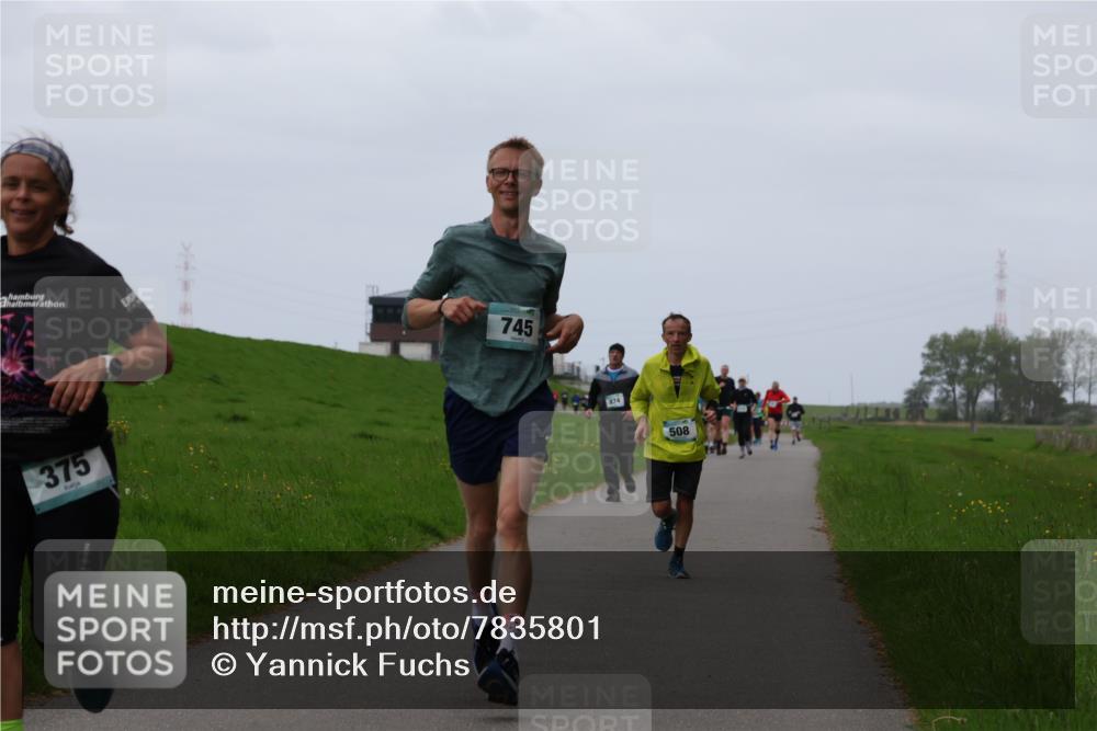 04.05.2025 - 8. Wedeler Halbmarathon Yannick Fuchs http://msf.ph/oto/7835801 04.05.2025 11:23:31 Laufen 745, 375, 874, 508 meine-sportfotos.de