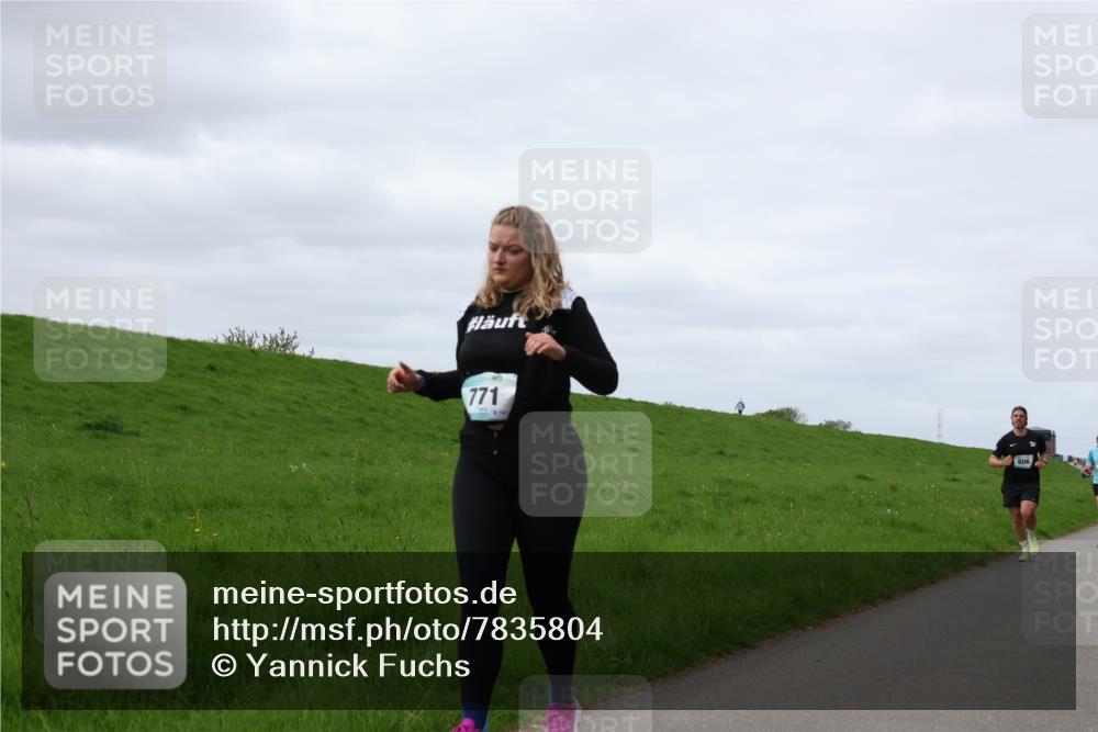 04.05.2025 - 8. Wedeler Halbmarathon Yannick Fuchs http://msf.ph/oto/7835804 04.05.2025 11:45:02 Laufen 771, 606 meine-sportfotos.de