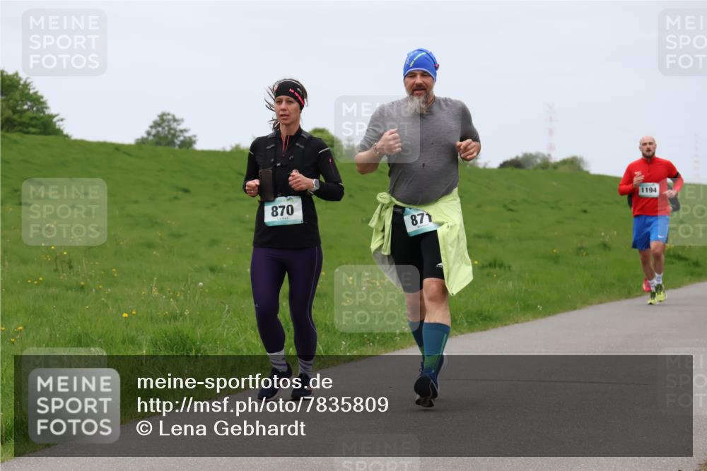 04.05.2025 - 8. Wedeler Halbmarathon Lena Gebhardt http://msf.ph/oto/7835809 04.05.2025 11:29:09 Laufen 870, 871, 1194 meine-sportfotos.de