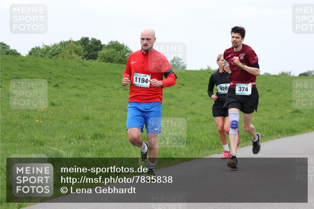 04.05.2025 - 8. Wedeler Halbmarathon Lena Gebhardt http://msf.ph/oto/7835838 04.05.2025 11:29:14 Laufen 10, 1194, 920, 374 meine-sportfotos.de