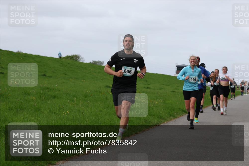 04.05.2025 - 8. Wedeler Halbmarathon Yannick Fuchs http://msf.ph/oto/7835842 04.05.2025 11:45:05 Laufen 606, 1135, 440 meine-sportfotos.de