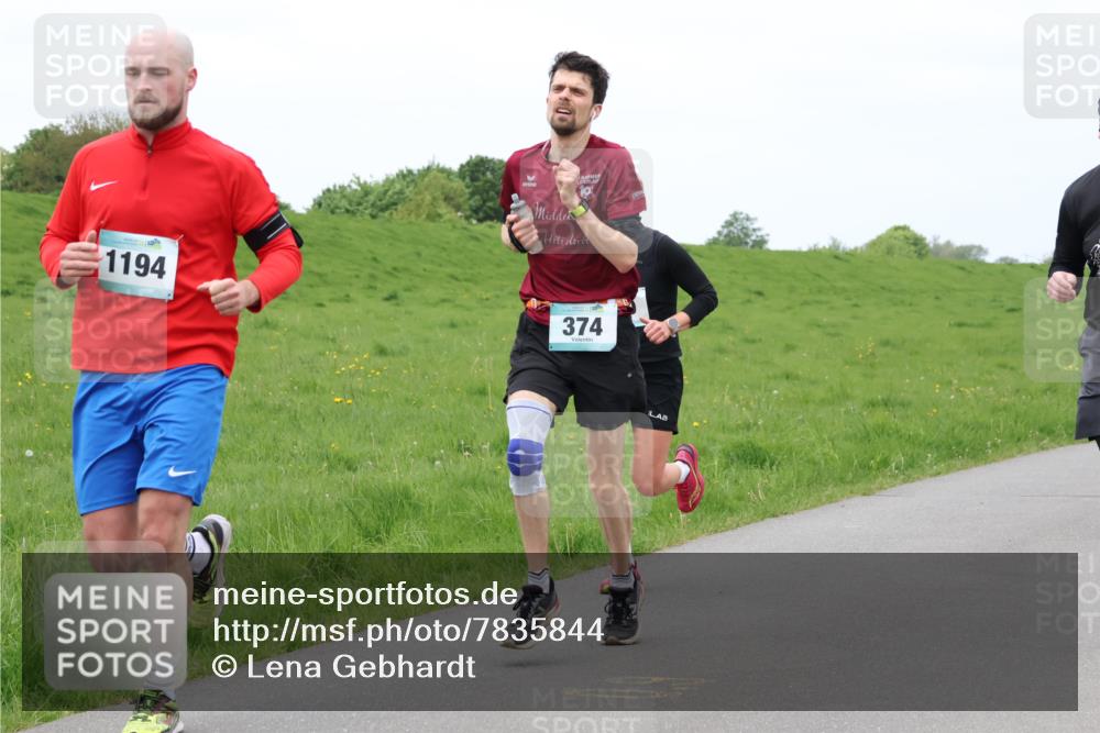 04.05.2025 - 8. Wedeler Halbmarathon Lena Gebhardt http://msf.ph/oto/7835844 04.05.2025 11:29:16 Laufen 1194, 374 meine-sportfotos.de
