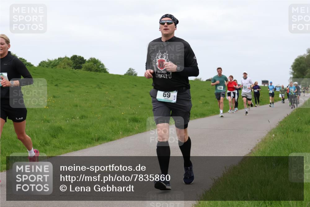 04.05.2025 - 8. Wedeler Halbmarathon Lena Gebhardt http://msf.ph/oto/7835860 04.05.2025 11:29:17 Laufen 69, 199, 524 meine-sportfotos.de