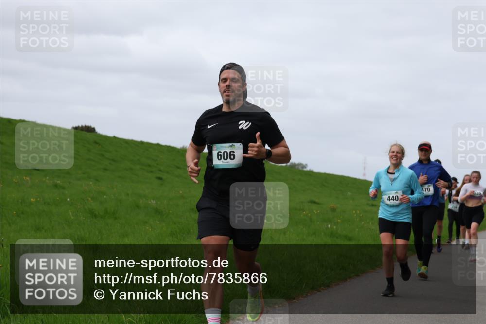 04.05.2025 - 8. Wedeler Halbmarathon Yannick Fuchs http://msf.ph/oto/7835866 04.05.2025 11:45:06 Laufen 606, 440, 170, 35 meine-sportfotos.de
