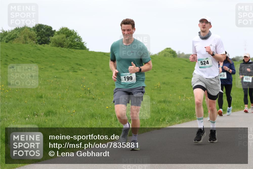 04.05.2025 - 8. Wedeler Halbmarathon Lena Gebhardt http://msf.ph/oto/7835881 04.05.2025 11:29:21 Laufen 199, 524, 913, 681 meine-sportfotos.de