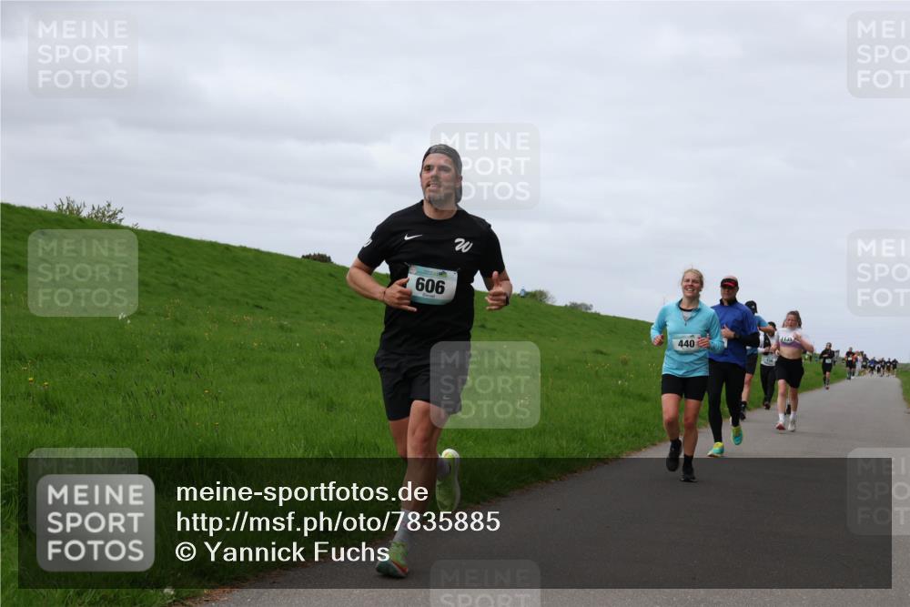 04.05.2025 - 8. Wedeler Halbmarathon Yannick Fuchs http://msf.ph/oto/7835885 04.05.2025 11:45:07 Laufen 606, 440, 1135 meine-sportfotos.de